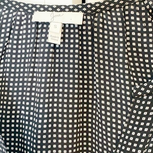 Joie Women’s 100% Silk Black White Window Pane Blouse V-Neck Pullover Size Small - Picture 4 of 8